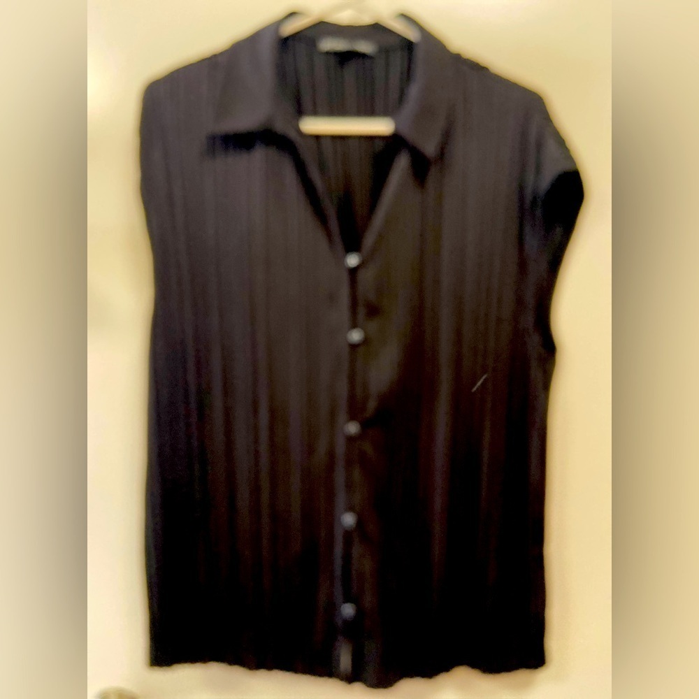 Adriana Papel sleeveless fancy top black pleated so pretty size med